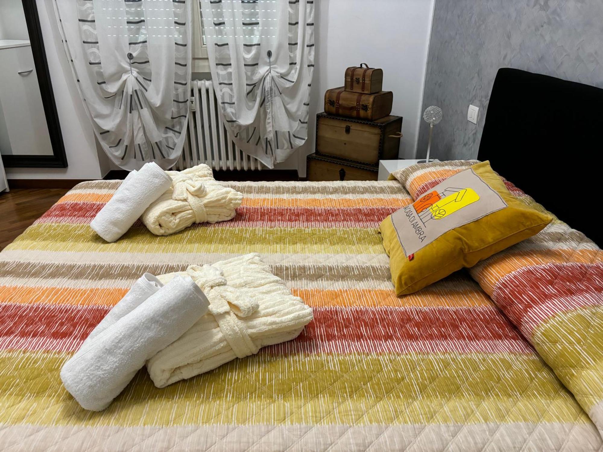 La Casa Di Ambra Apartment Лимбиате Екстериор снимка
