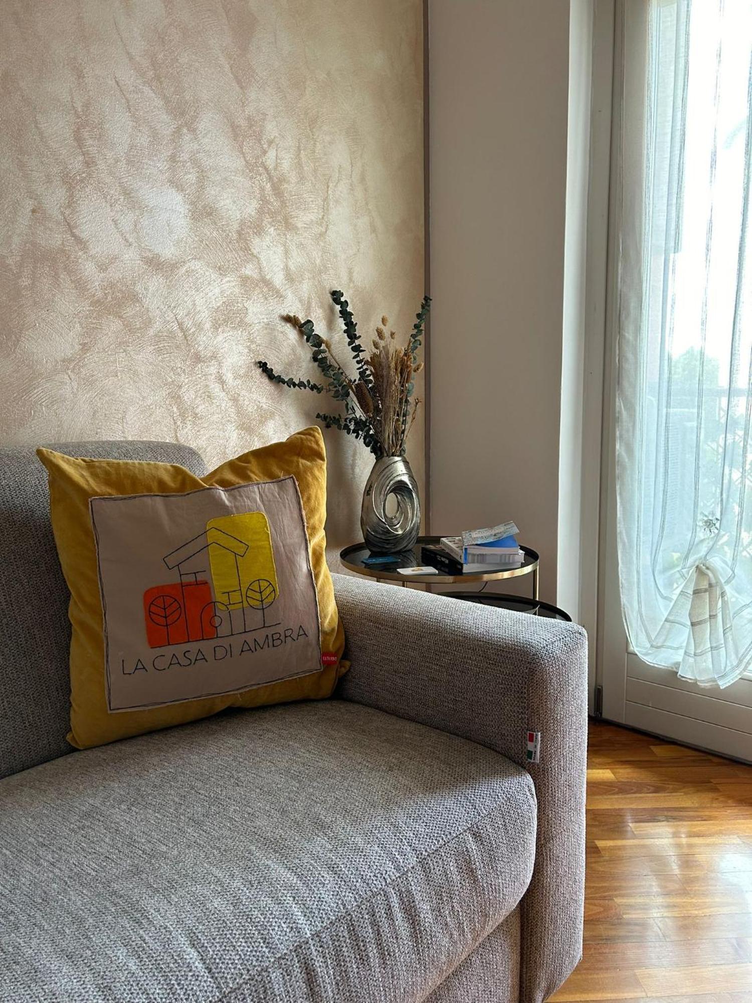 La Casa Di Ambra Apartment Лимбиате Екстериор снимка